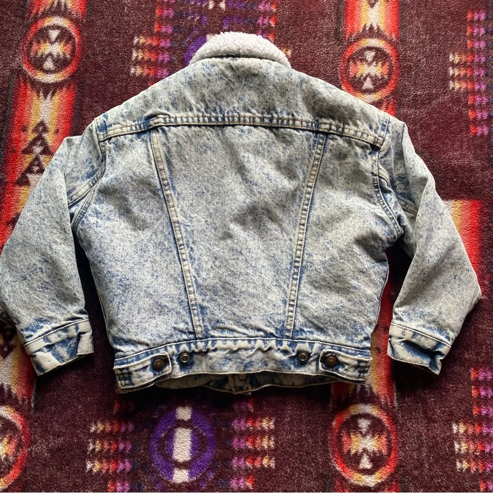 VTG 80’s Levi’s Blue Acid Washed Sherpa lined Denim Jean Jacket. USA. Kids Small